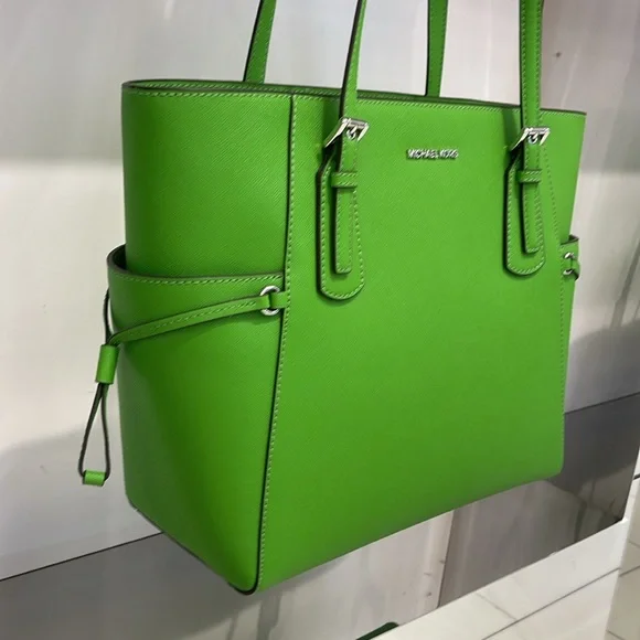 Michael Kors Voyager Large Saffiano Leather Tote Bag
Jungle Green 
NWT - Picture 2 of 16